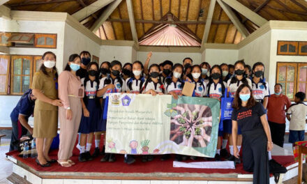 Edukasi Pemanfaatan Bahan Alam sebagai Pangan Fungsional dan Natural Additives di SMP Negeri 5 Melaya, Jembrana